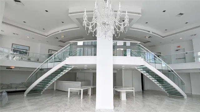 $549,900 | 350 South Miami Avenue, Unit 1703, Miami, FL 33130