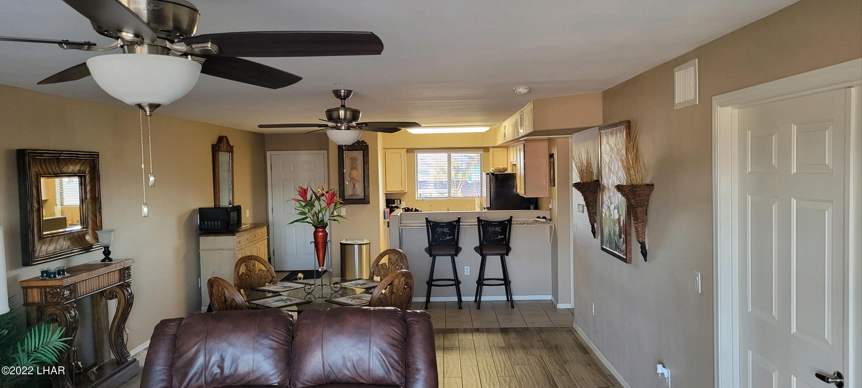 94 London Bridge Road, Unit 507 Lake Havasu City, AZ 86403 - Photo 5 of 13 a view of a entryway with wooden floor