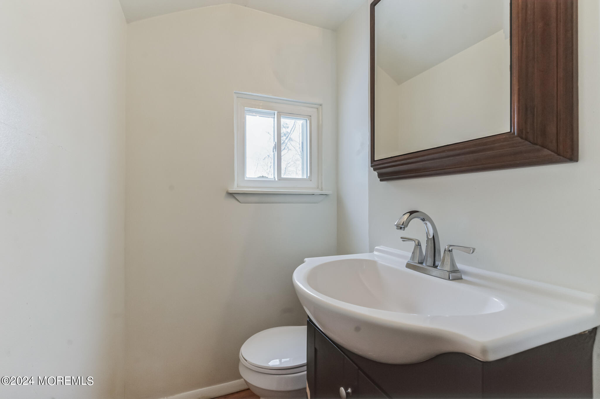 24 Harley Road Toms River, NJ 08755 - Photo 20 of 28 upstairs bathroom