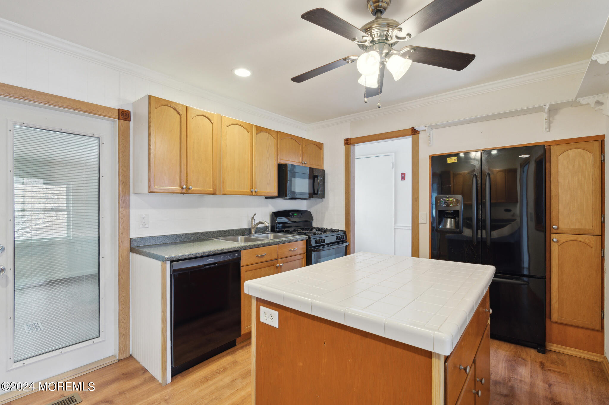 24 Harley Road Toms River, NJ 08755 - Photo 7 of 28 kitchen