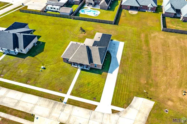 $338,500 | 108 Rue Stephen Michael, Schriever, LA 70395