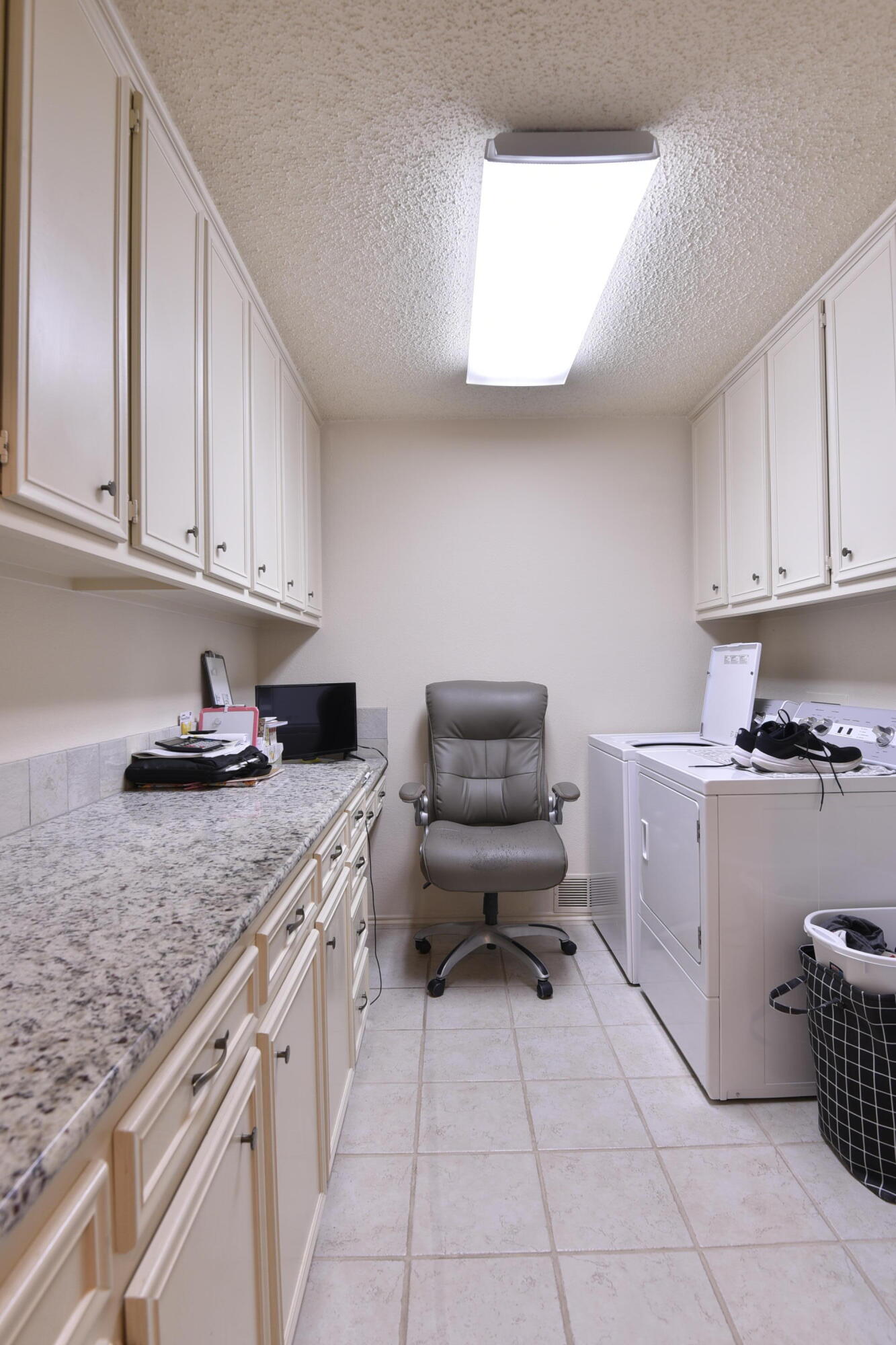 4718 84th Street Lubbock, TX 79424 - Photo 24 of 28 Laundry Room/Office