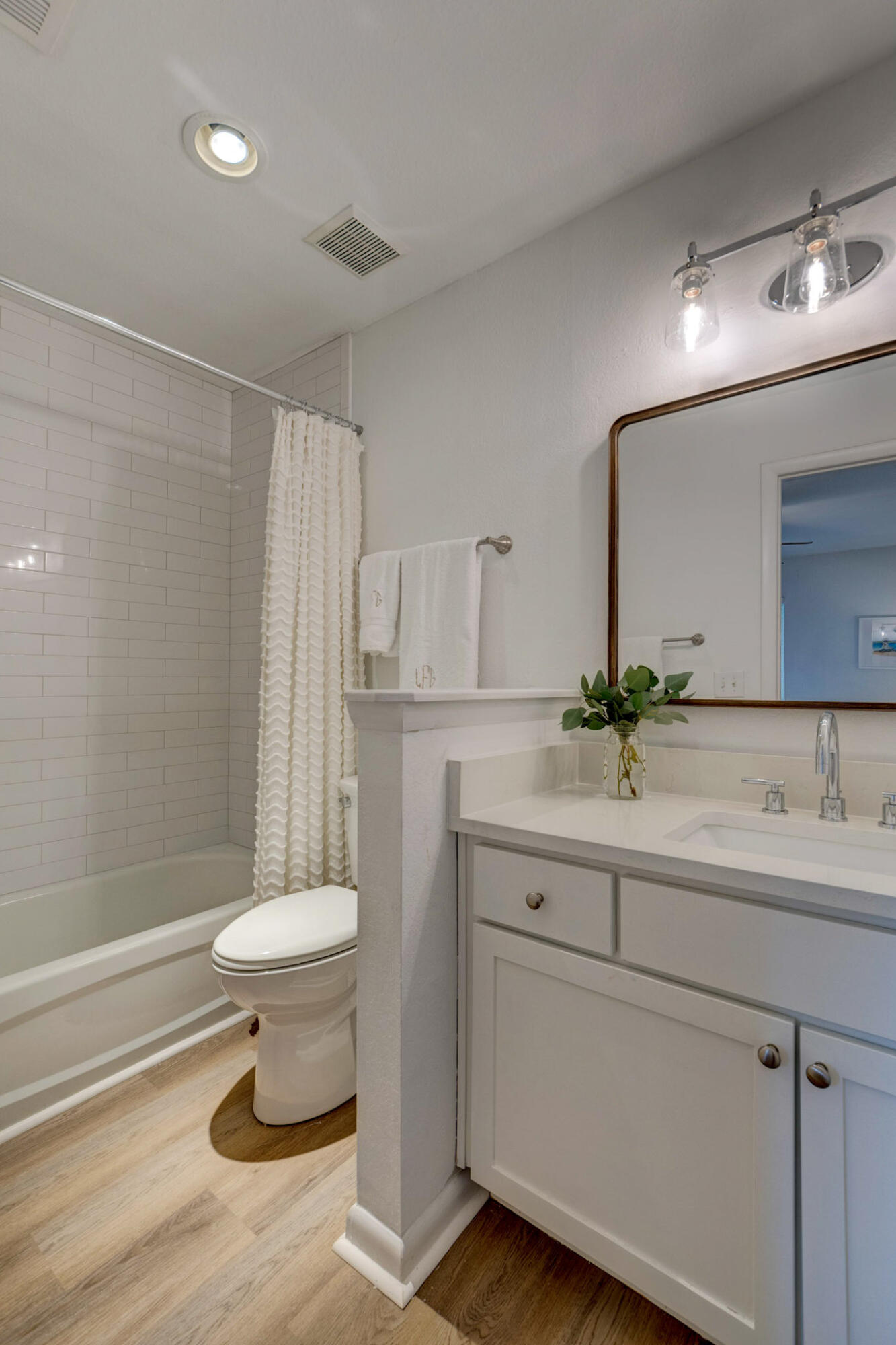 272 Alexandra Drive, Unit 1 Mount Pleasant, SC 29464 - Photo 19 of 30 4-DSC_6397_398_399_400_401