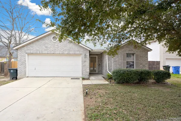 $1,800 | 419 Aaron Lane, New Braunfels, TX 78130
