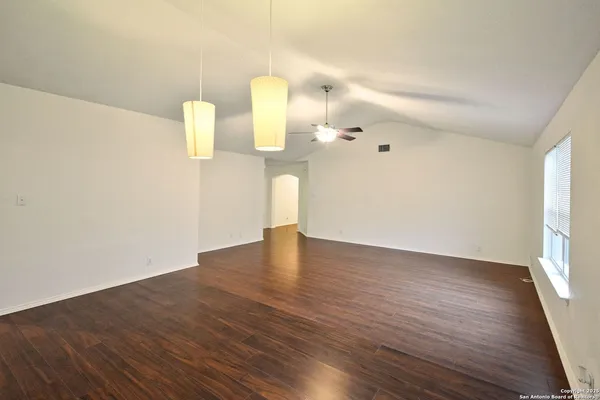 $1,800 | 419 Aaron Lane, New Braunfels, TX 78130