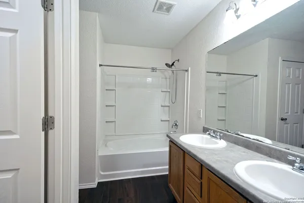 $1,800 | 419 Aaron Lane, New Braunfels, TX 78130