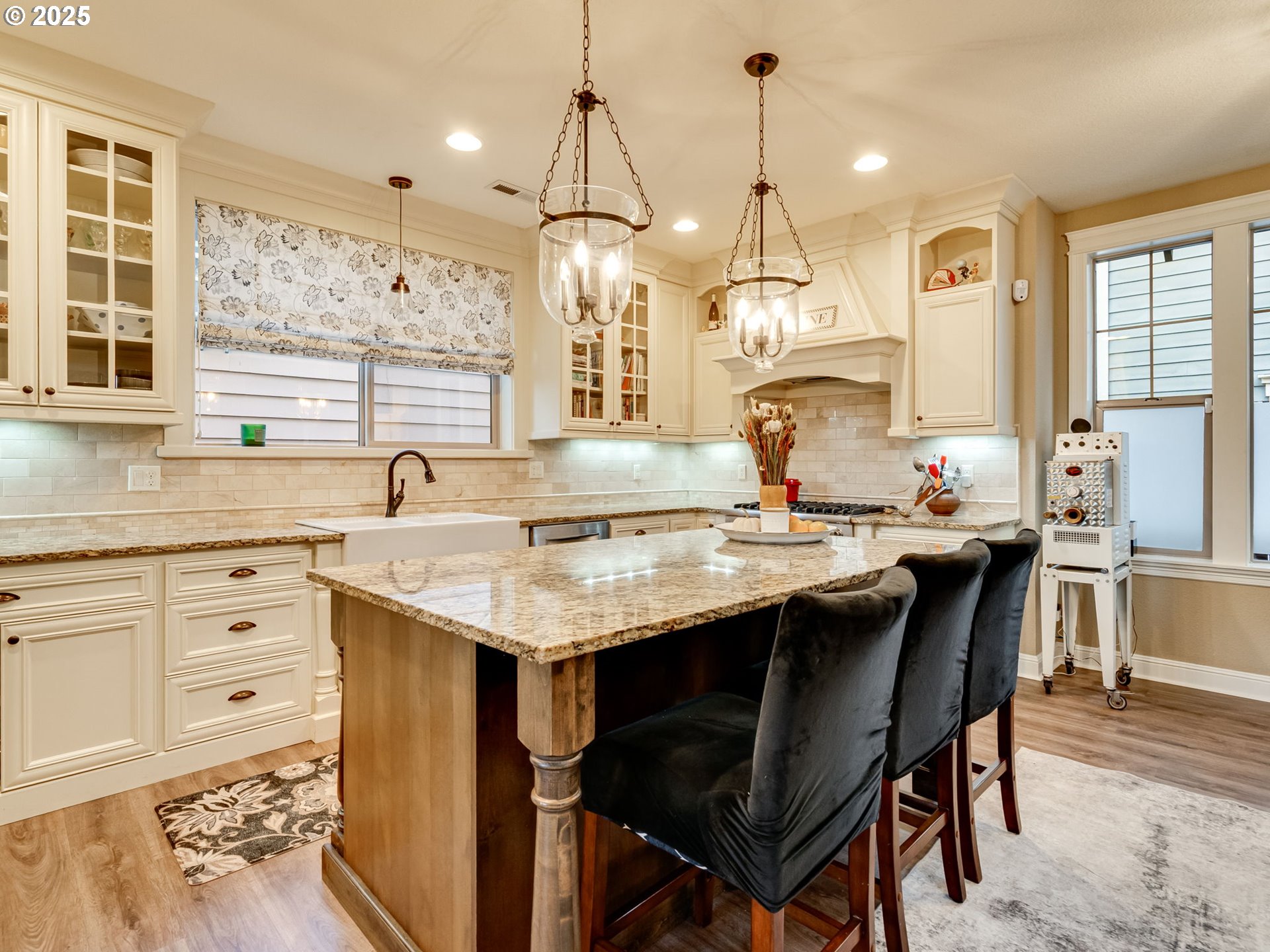 8581 Southeast 19th Avenue Portland, OR 97202 - Photo 12 of 39 a kitchen with granite countertop a sink appliances and cabinets