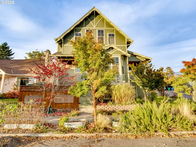 $875,000 | 8581 Southeast 19th Avenue, Portland, OR 97202
