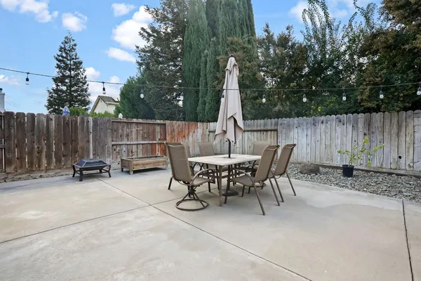 $499,000 | 2354 Country Manor Drive, Riverbank, CA 95367