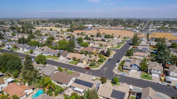 $499,000 | 2354 Country Manor Drive, Riverbank, CA 95367