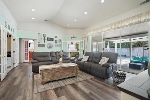 $499,000 | 2354 Country Manor Drive, Riverbank, CA 95367