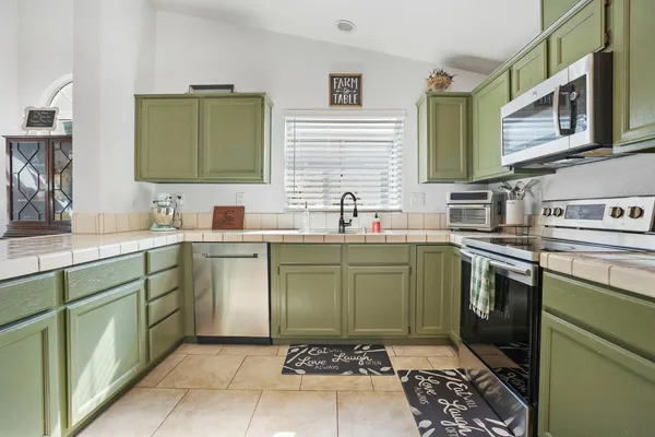 $499,000 | 2354 Country Manor Drive, Riverbank, CA 95367