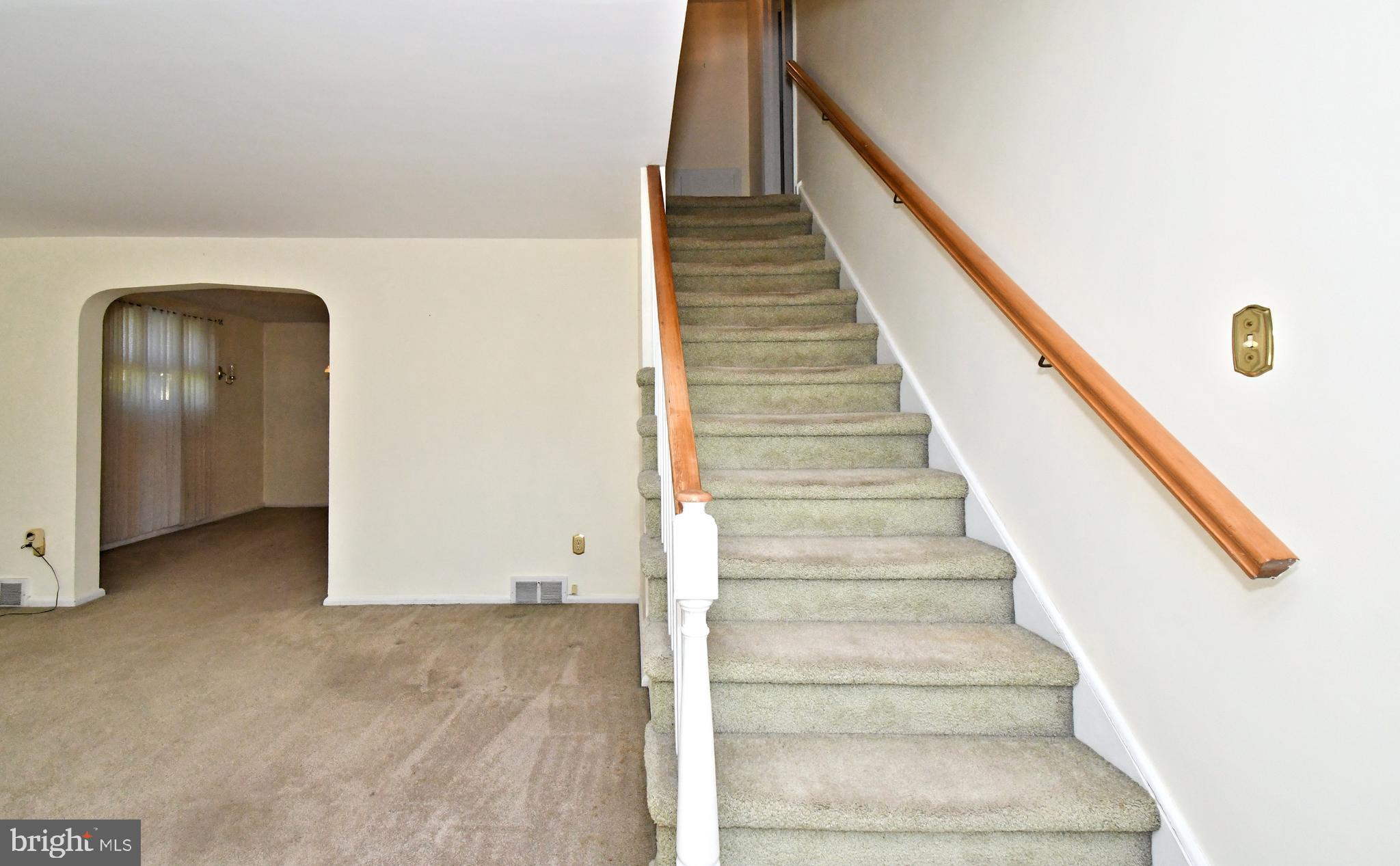 610 Topsfield Road Hatboro, PA 19040 - Photo 19 of 41 Staircase