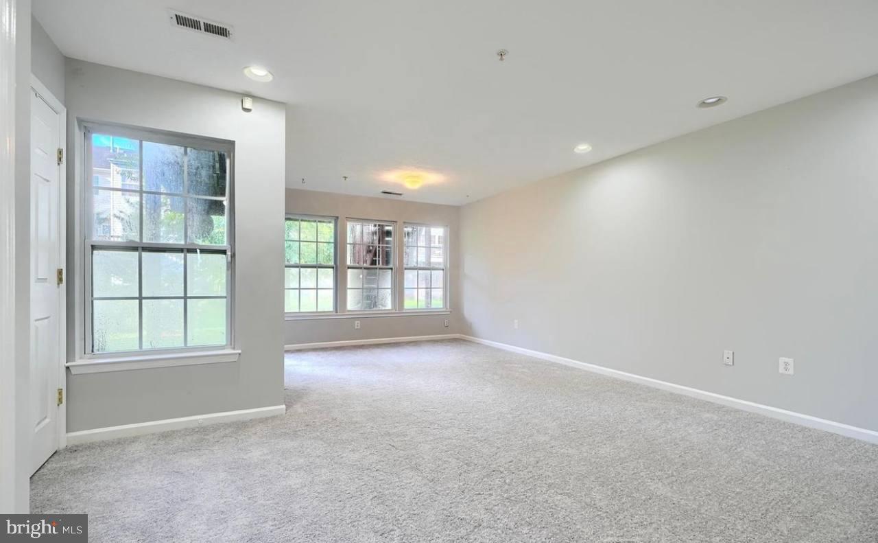 9863 Decatur Road Middle River, MD 21220 - Photo 5 of 33 Main level family room