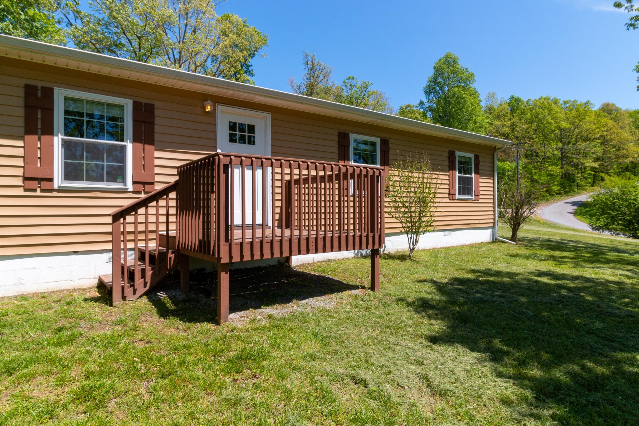 9408 Sugar Tree Road Bon Aqua, TN 37025 - Photo 3 of 32 Gallery Image 3