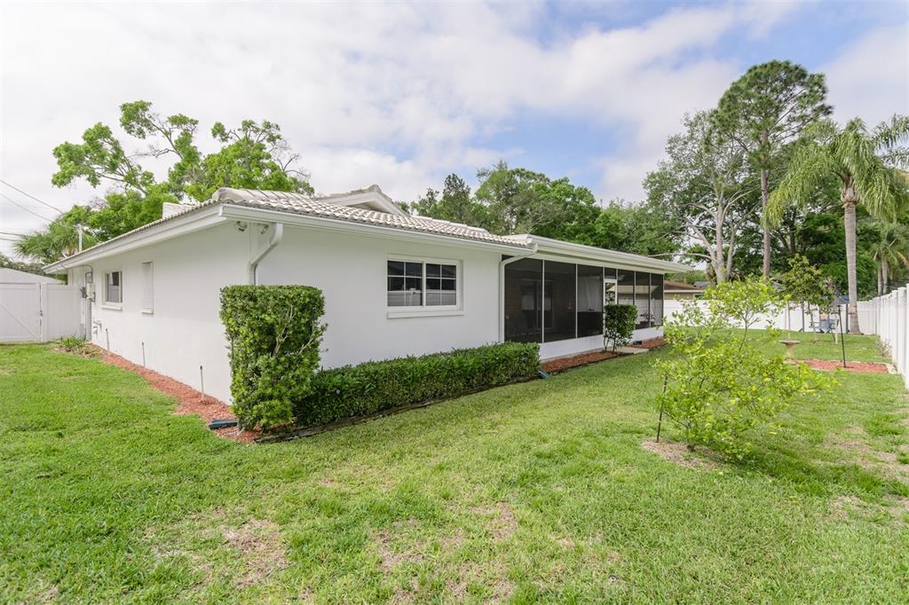 1228 Inverness Drive Dunedin, FL 34698 - Photo 39 of 47