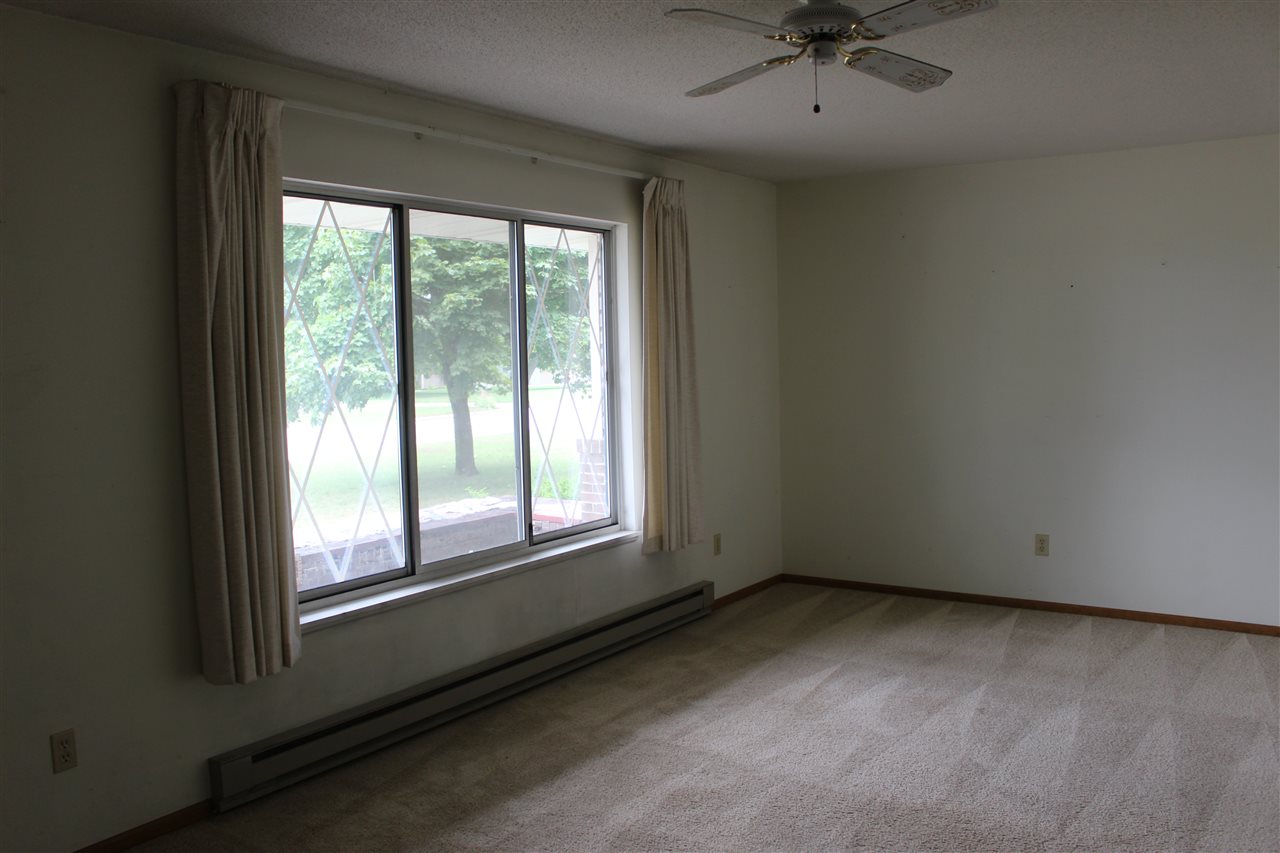 689 Holly Road Cadillac, MI 49601 - Photo 9 of 23 1823099-8.JPG