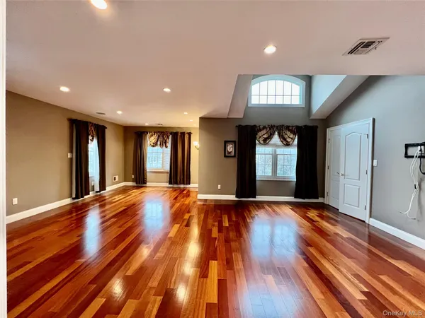 $1,799,000 | 3683 Orchard Road, Wantagh, NY 11793