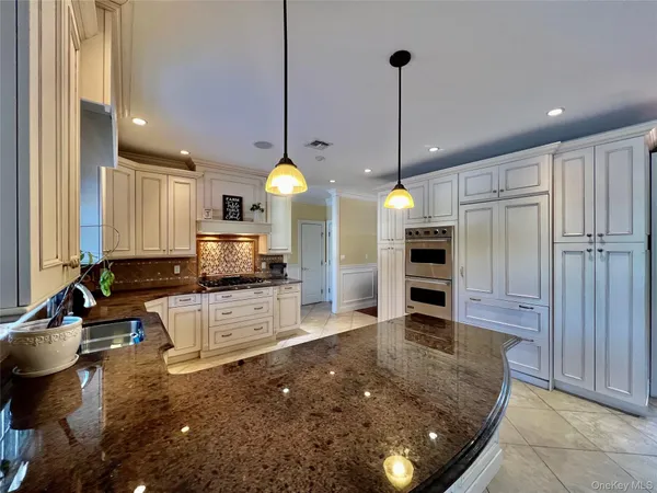$1,799,000 | 3683 Orchard Road, Wantagh, NY 11793