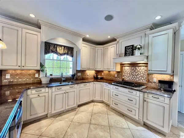 $1,799,000 | 3683 Orchard Road, Wantagh, NY 11793