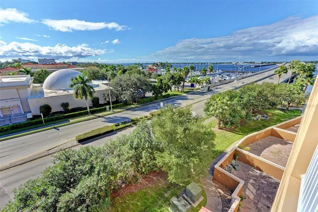 $3,000 | 808 3rd Avenue West, Unit 701, Bradenton, FL 34205