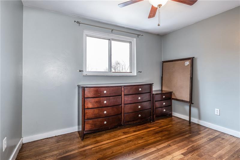 929 Mifflinridge Road Pittsburgh, PA 15207 - Photo 12 of 25 Gallery Image 12