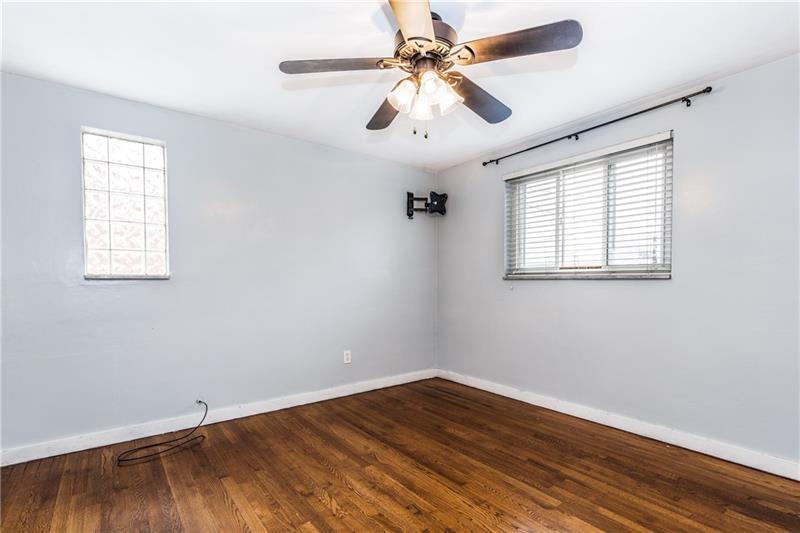929 Mifflinridge Road Pittsburgh, PA 15207 - Photo 13 of 25 Gallery Image 13