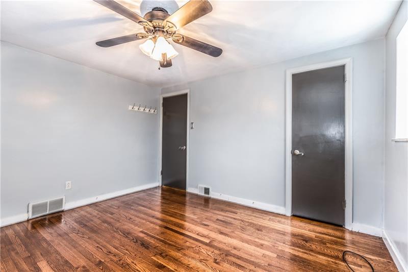 929 Mifflinridge Road Pittsburgh, PA 15207 - Photo 14 of 25 Gallery Image 14