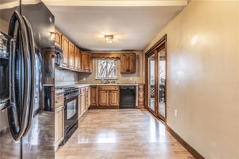 929 Mifflinridge Road Pittsburgh, PA 15207 - Photo 9 of 25 Gallery Image 9