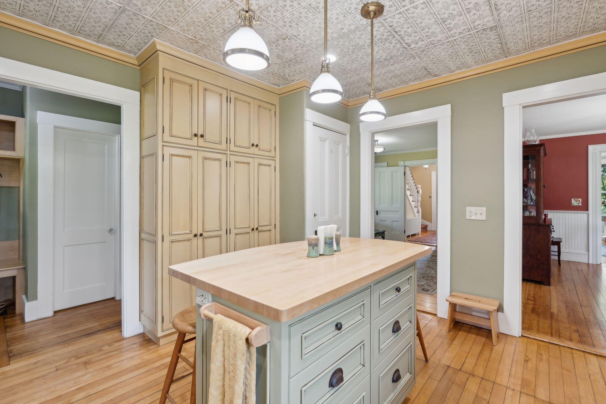 74 Middle Street Hallowell, ME 04347 - Photo 16 of 57 28_DSC08595