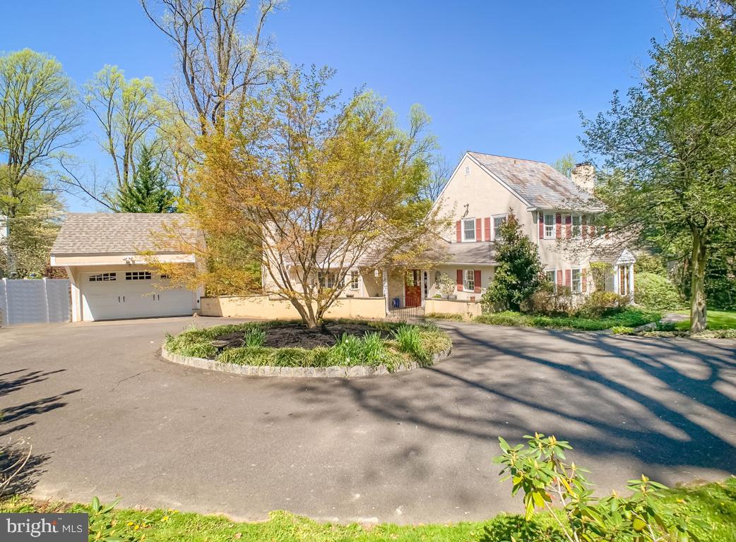 1936 Paper Mill Road Huntingdon Valley, PA 19006 - Photo 3 of 60 Circular Drive