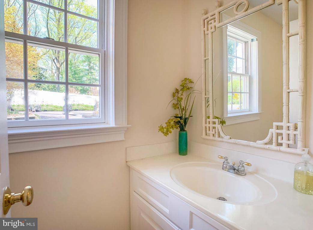 1936 Paper Mill Road Huntingdon Valley, PA 19006 - Photo 32 of 60 1st floor Powder room