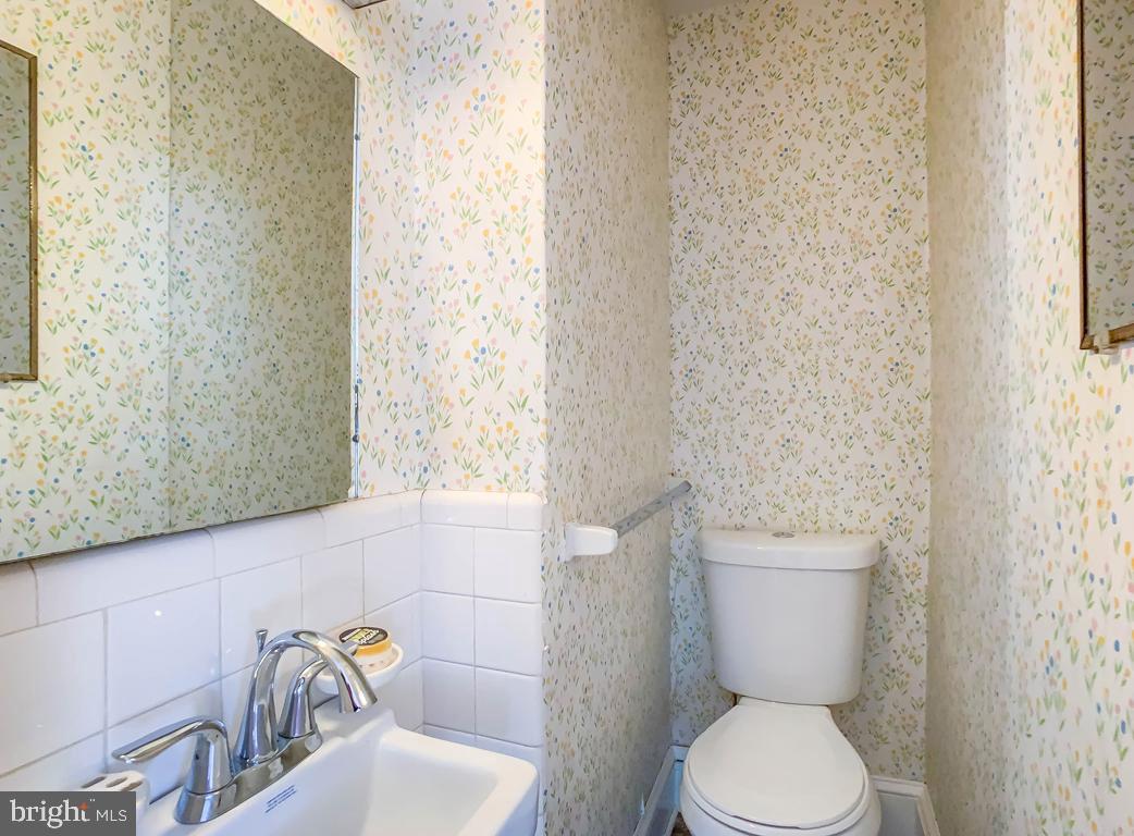 1936 Paper Mill Road Huntingdon Valley, PA 19006 - Photo 37 of 60 Bedroom #3-half bath