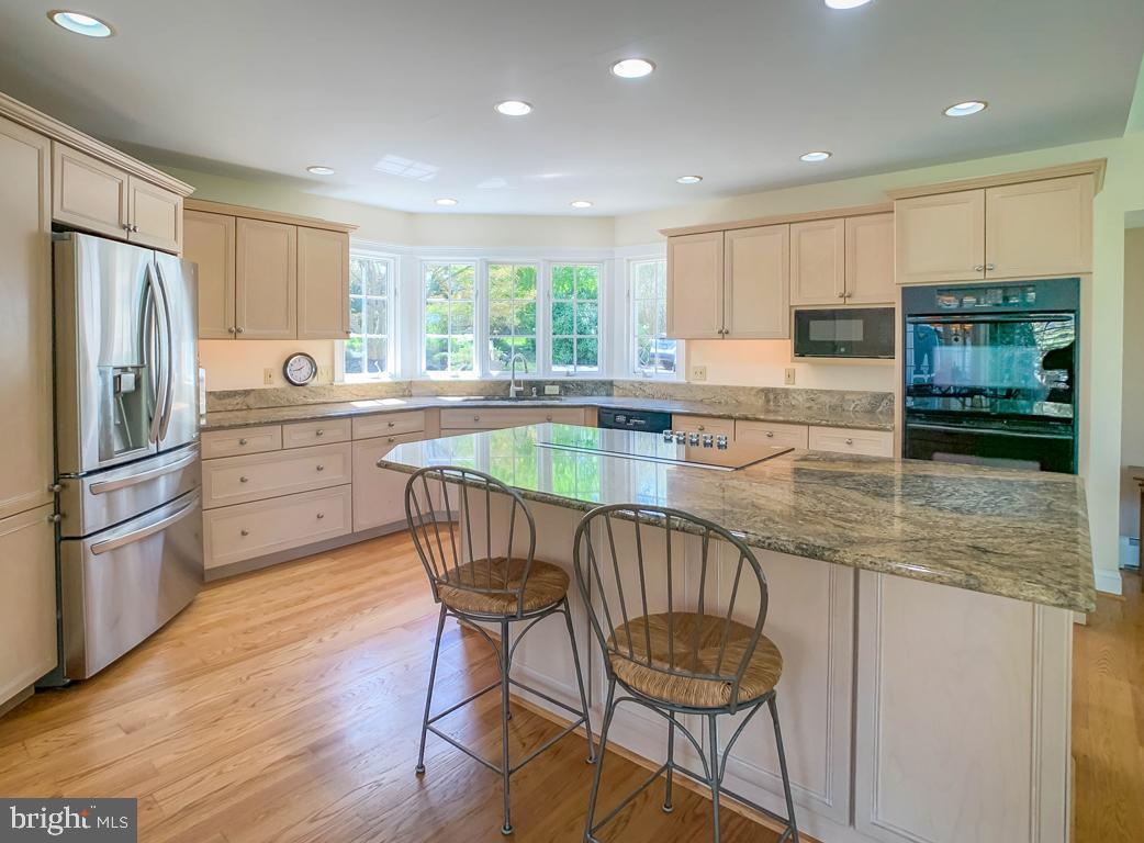 1936 Paper Mill Road Huntingdon Valley, PA 19006 - Photo 6 of 60 Gourmet Kitchen