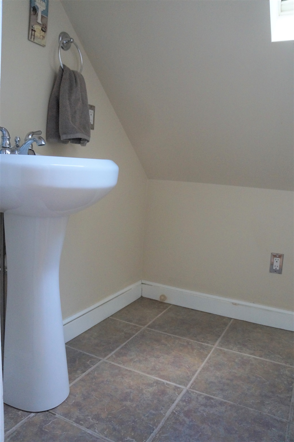 3 Edmond Street Manchester, NH 03102 - Photo 24 of 30 Gallery Image 24