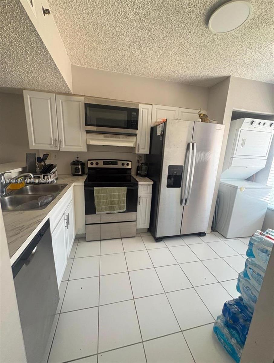246 Riviera Circle, Unit 246 Weston, FL 33326 - Photo 5 of 10