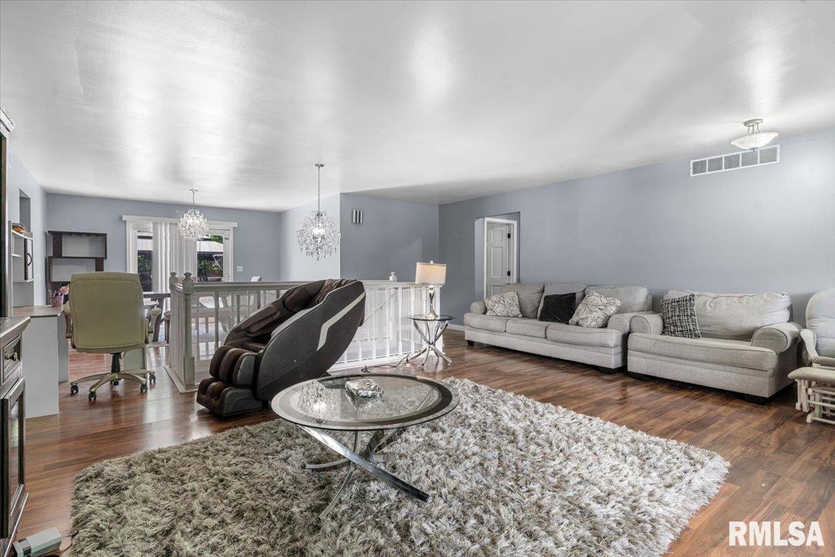 8117 Tack Lane Springfield, IL 62712 - Photo 5 of 38