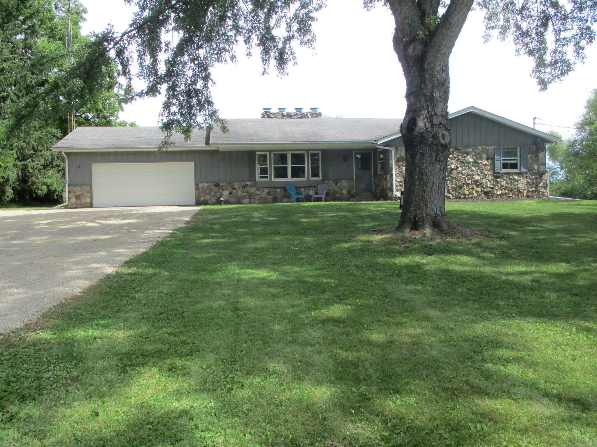 10467 Jones Road Berrien Center, MI 49102 - Photo 1 of 21 IMG_0914