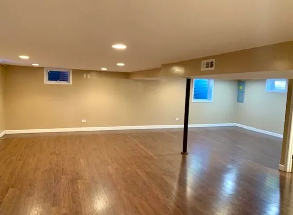 $3,900 | 11 Woodridge Drive, Oak Brook, IL 60523