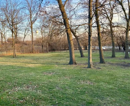 $3,900 | 11 Woodridge Drive, Oak Brook, IL 60523