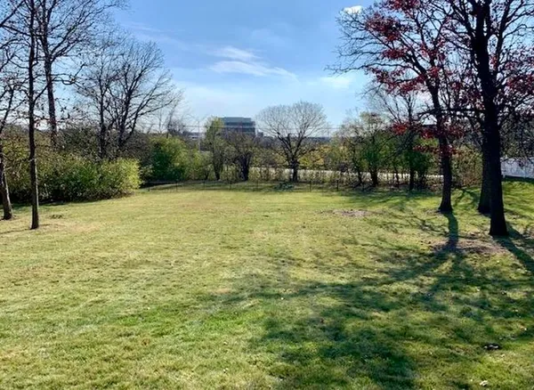 $3,900 | 11 Woodridge Drive, Oak Brook, IL 60523