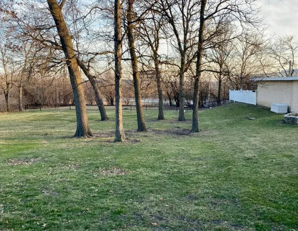 $3,900 | 11 Woodridge Drive, Oak Brook, IL 60523