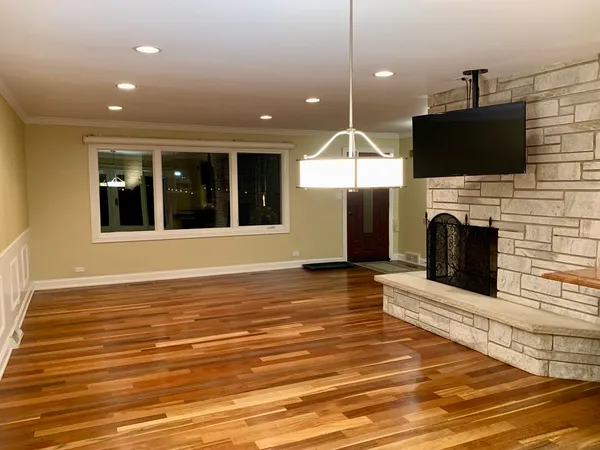 $3,900 | 11 Woodridge Drive, Oak Brook, IL 60523