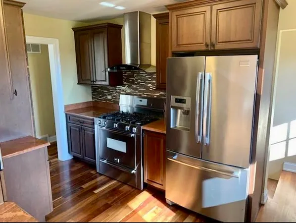 $3,900 | 11 Woodridge Drive, Oak Brook, IL 60523