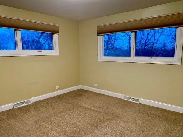 $3,900 | 11 Woodridge Drive, Oak Brook, IL 60523