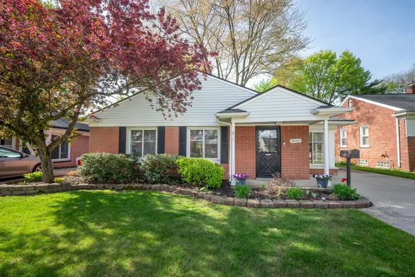 $249,000 | 28465 North Clements Circle, Livonia, MI 48150