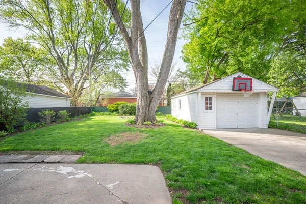$249,000 | 28465 North Clements Circle, Livonia, MI 48150
