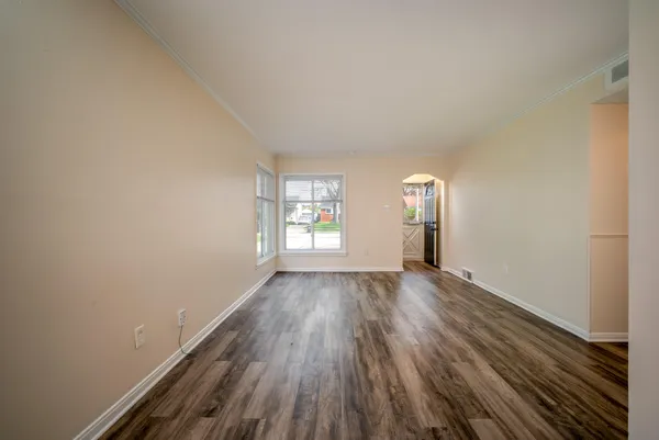 $249,000 | 28465 North Clements Circle, Livonia, MI 48150