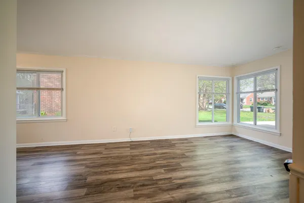 $249,000 | 28465 North Clements Circle, Livonia, MI 48150