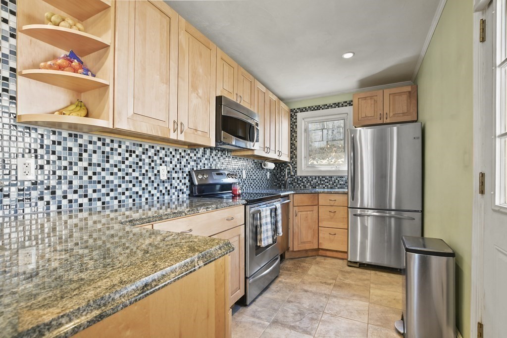 67 Upton Road Waltham, MA 02452 - Photo 6 of 23